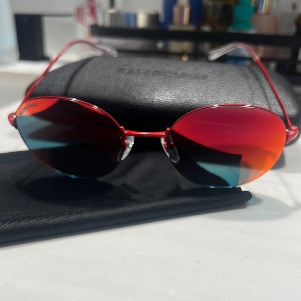 Balenciaga Red Mirrored Sunglasses - Picture 2 of 4
